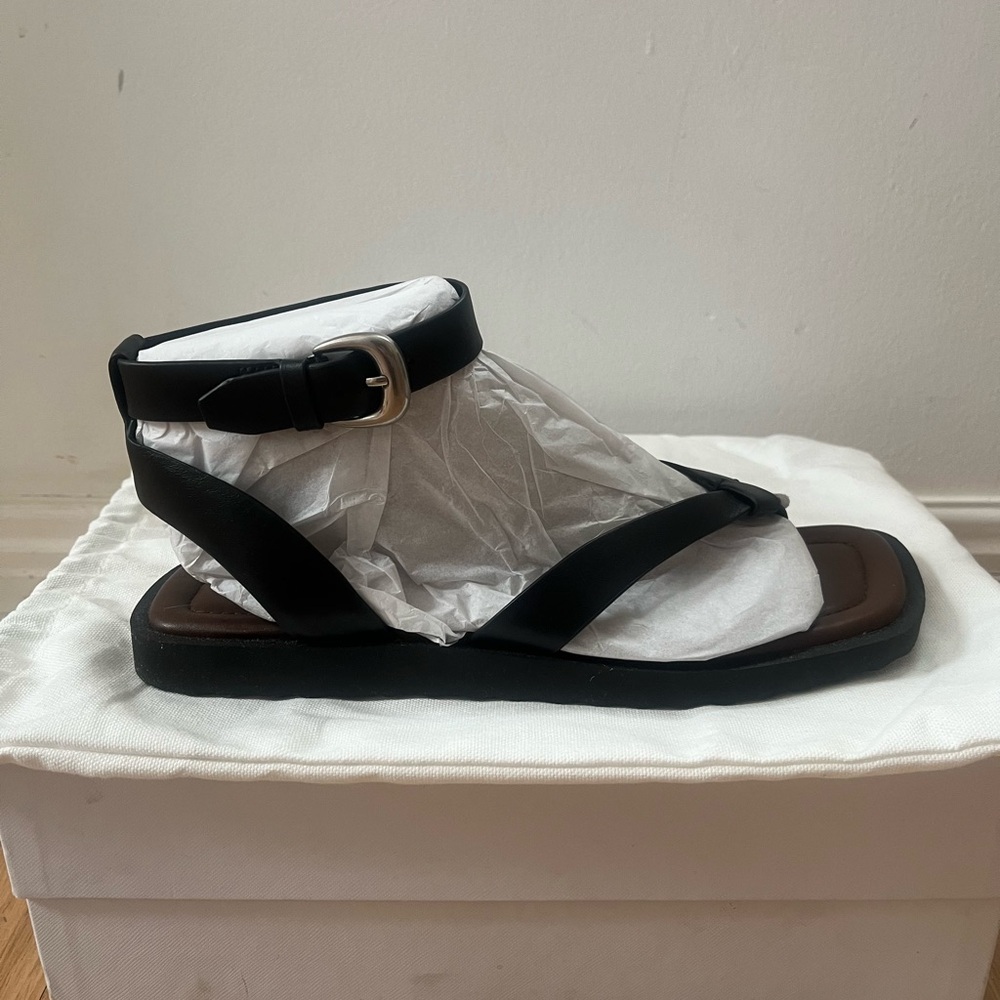 VINCE. Samuela Leather Sandals - Picture 7 of 10